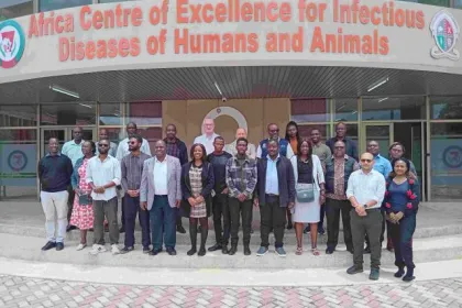 Photo Pose for 𝐒𝐞𝐦𝐢𝐧𝐚𝐫 𝐨𝐧 𝐅𝐨𝐨𝐝 𝐒𝐲𝐬𝐭𝐞𝐦𝐬 𝐚𝐧𝐝 "𝐎𝐧𝐞 𝐇𝐞𝐚𝐥𝐭𝐡"